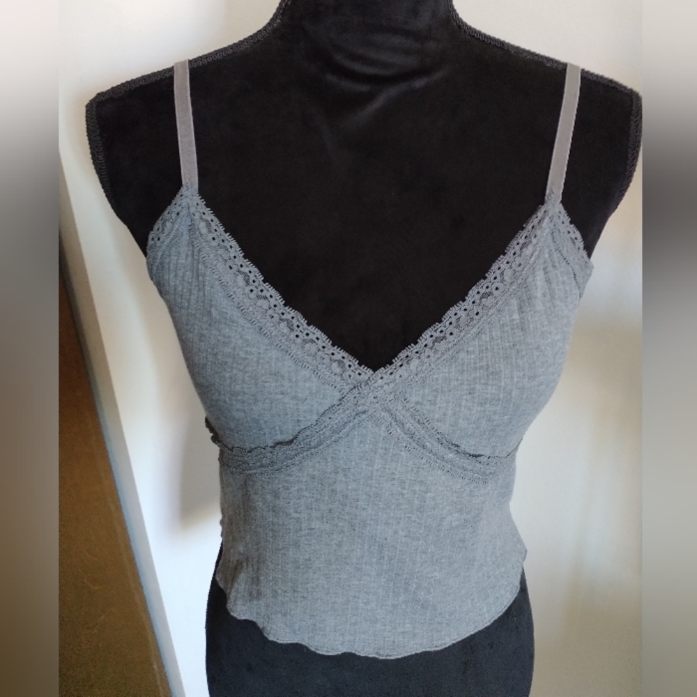 NWOT Wild Fable Gray Cropped Camisole Top Size M